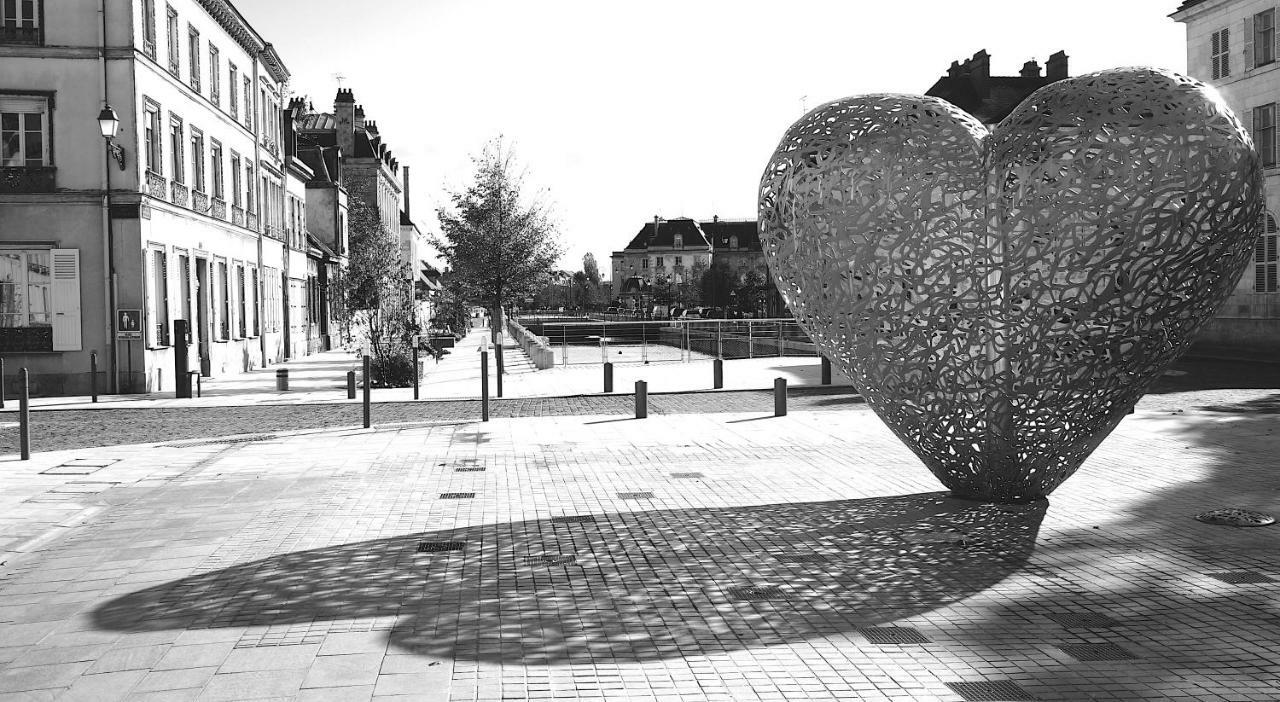Au Coeur De *